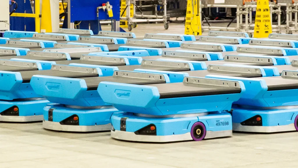 Amazon Pegasus mobilni roboti za sortiranje paketa u fulfillment centru